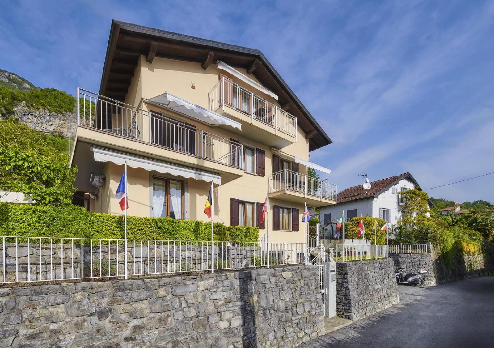 B&B-Foresteria Casa Della Musica Lake Como Манделло-дель-Ларио Экстерьер фото