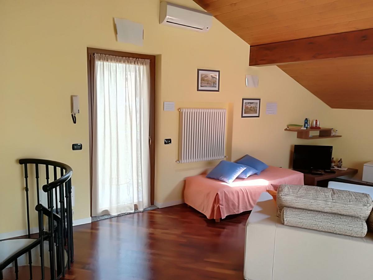 B&B-Foresteria Casa Della Musica Lake Como Манделло-дель-Ларио Экстерьер фото