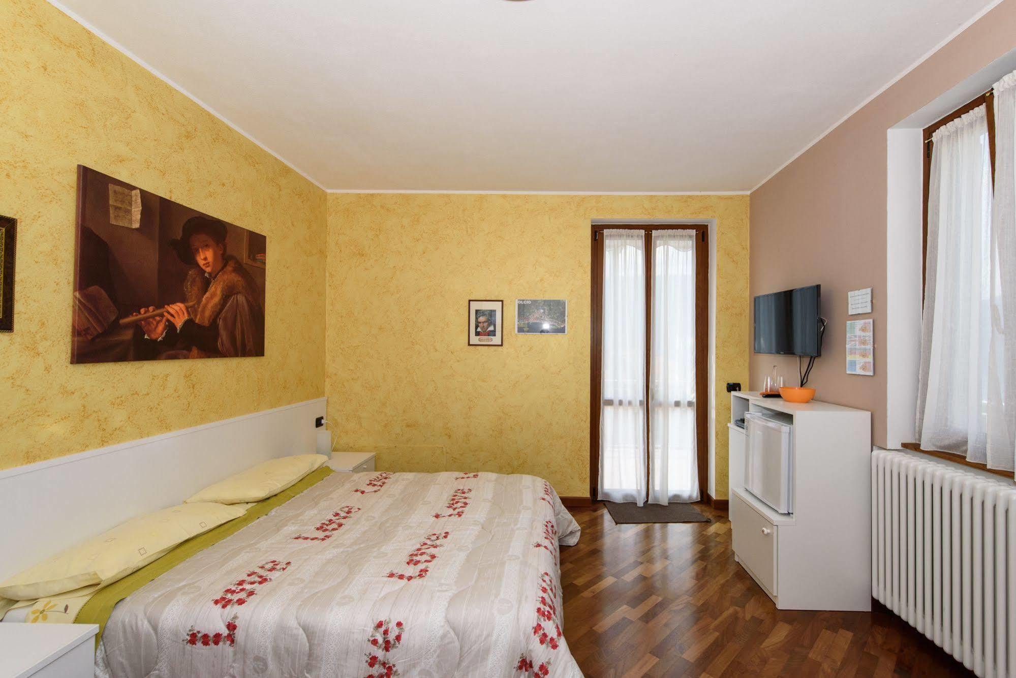 B&B-Foresteria Casa Della Musica Lake Como Манделло-дель-Ларио Экстерьер фото