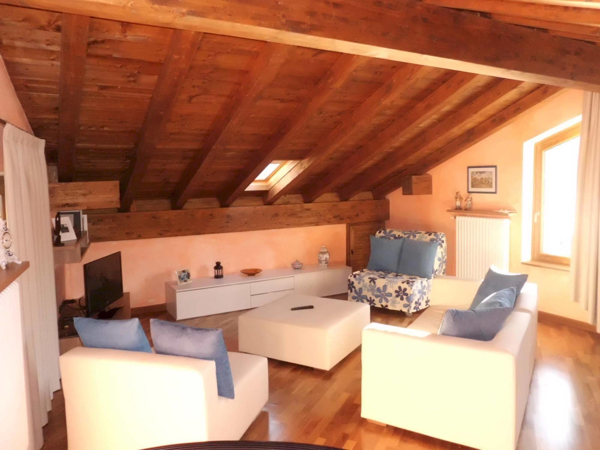 B&B-Foresteria Casa Della Musica Lake Como Манделло-дель-Ларио Экстерьер фото