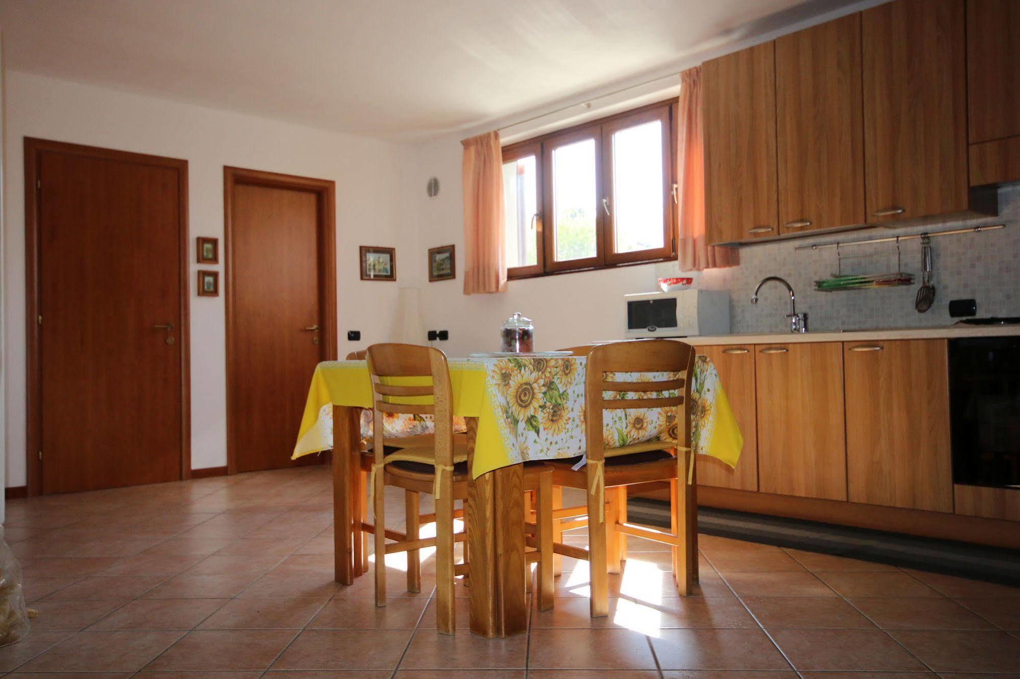 B&B-Foresteria Casa Della Musica Lake Como Манделло-дель-Ларио Экстерьер фото