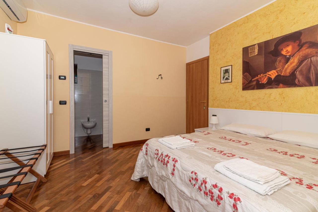 B&B-Foresteria Casa Della Musica Lake Como Манделло-дель-Ларио Экстерьер фото